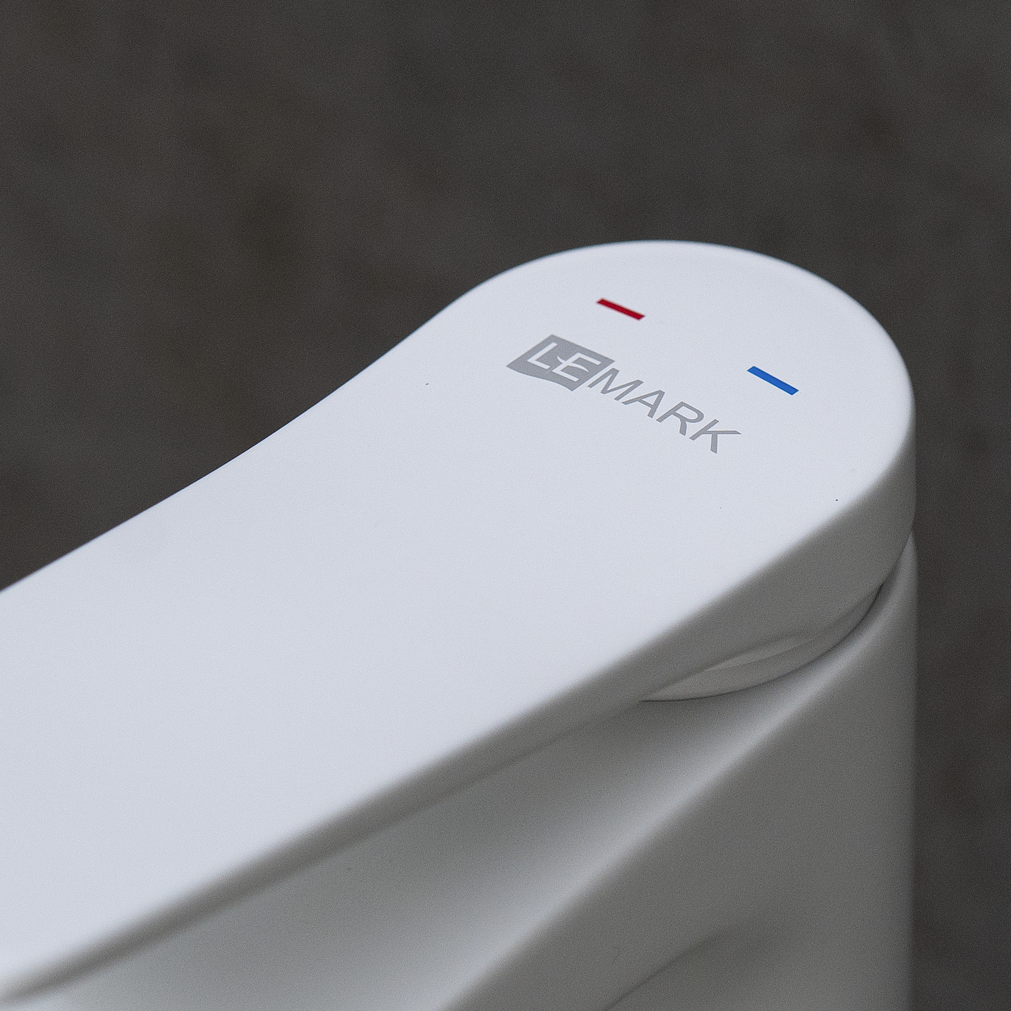 Смеситель Lemark Bronx LM3709MW для раковины монолитный