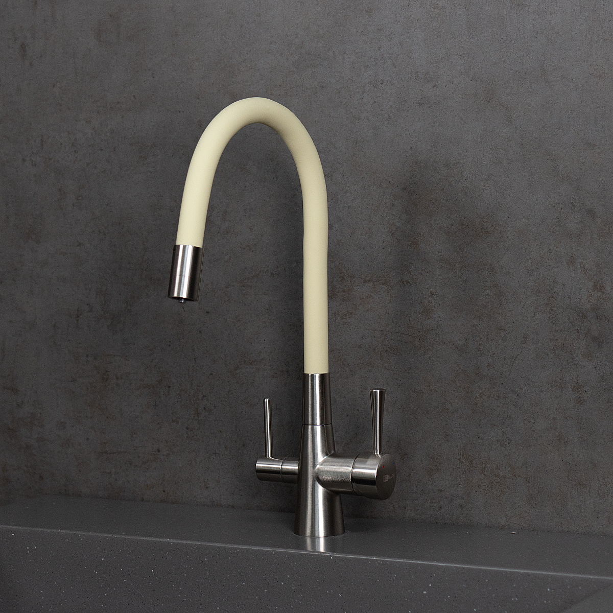 Смеситель Lemark Comfort LM3075BN-Beige для кухни с гибким изливом, с подключением к фильтру с питьевой водой