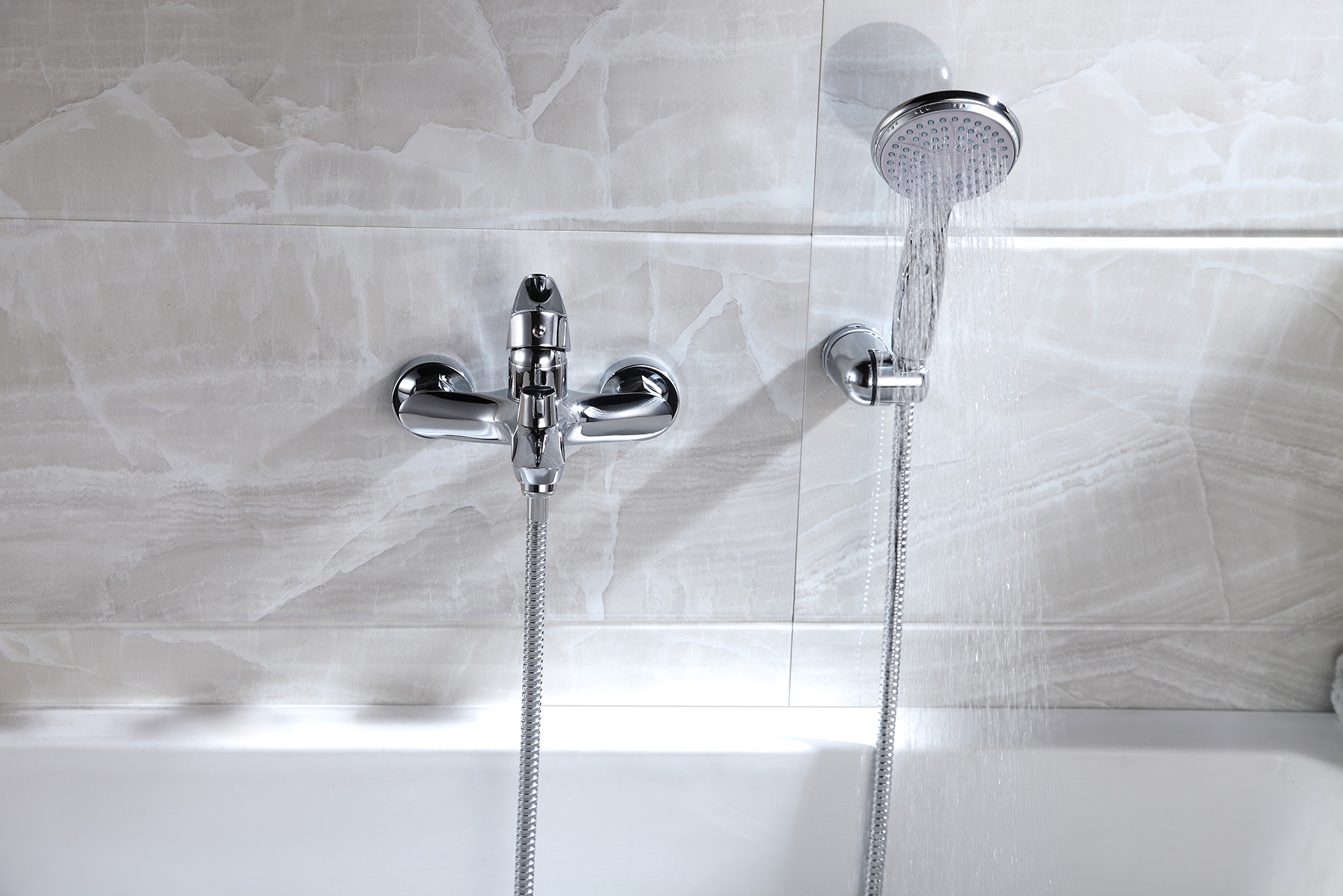 Смеситель Lemark Linara LM0414C для ванны