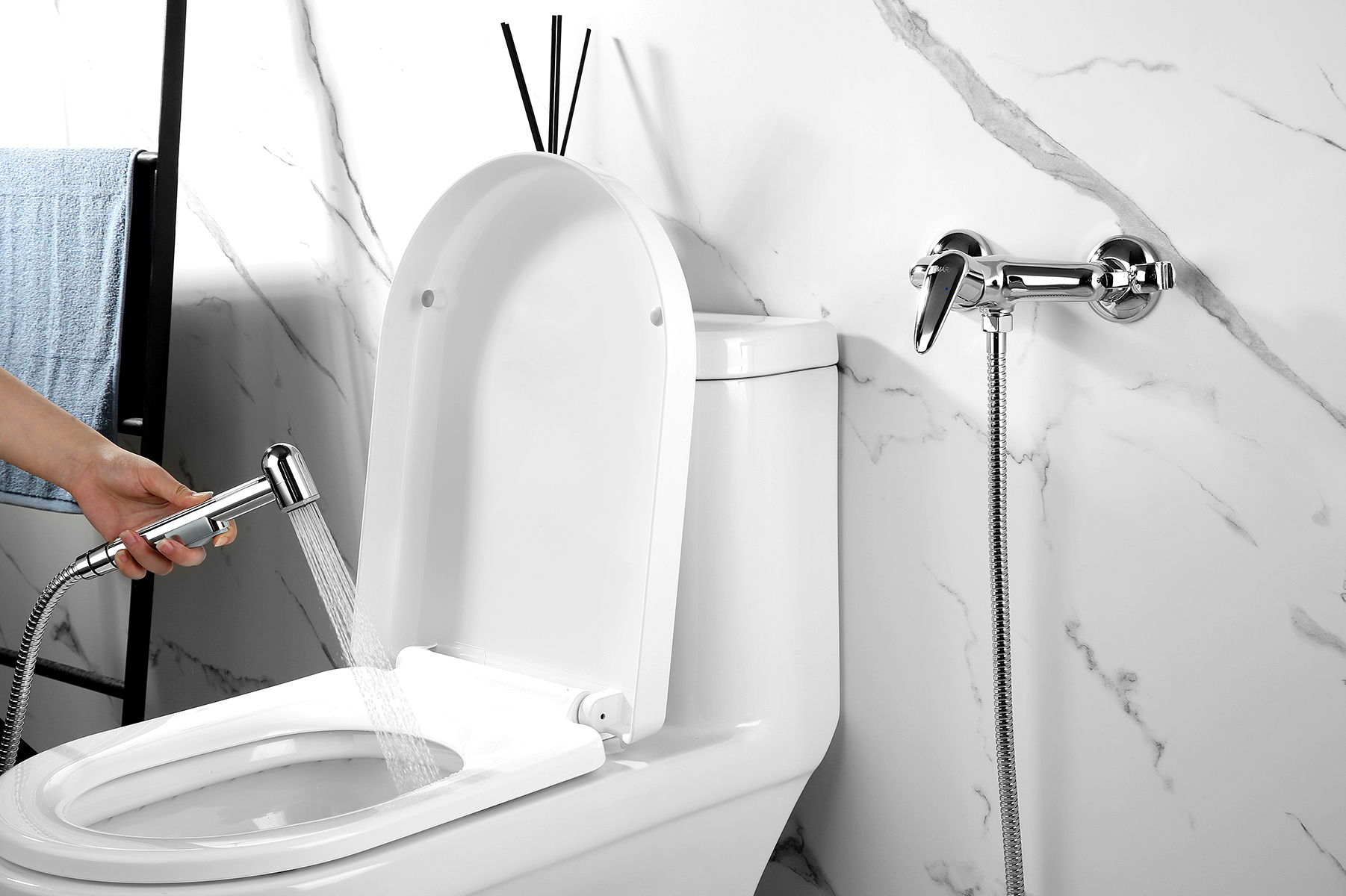 Смеситель Lemark Pramen LM3318C с гигиеническим душем