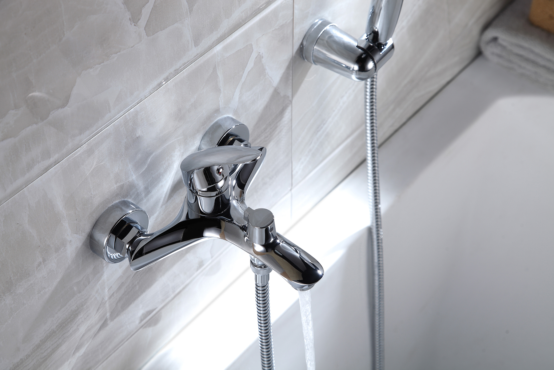 Смеситель Lemark Linara LM0414C для ванны
