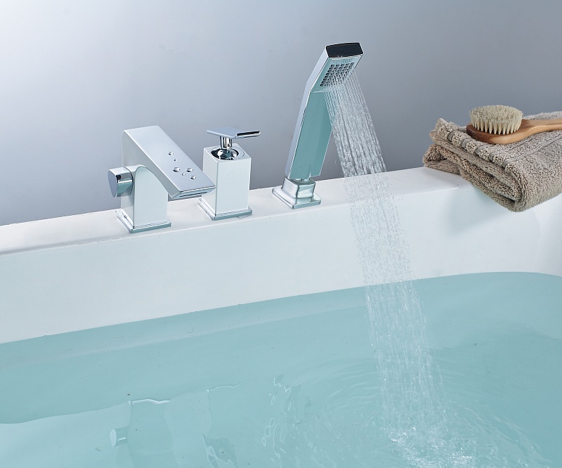 Смеситель Lemark Contest LM5845CW для ванны встраиваемый, на 3 отверстия, с аксессуарами, хром/белый